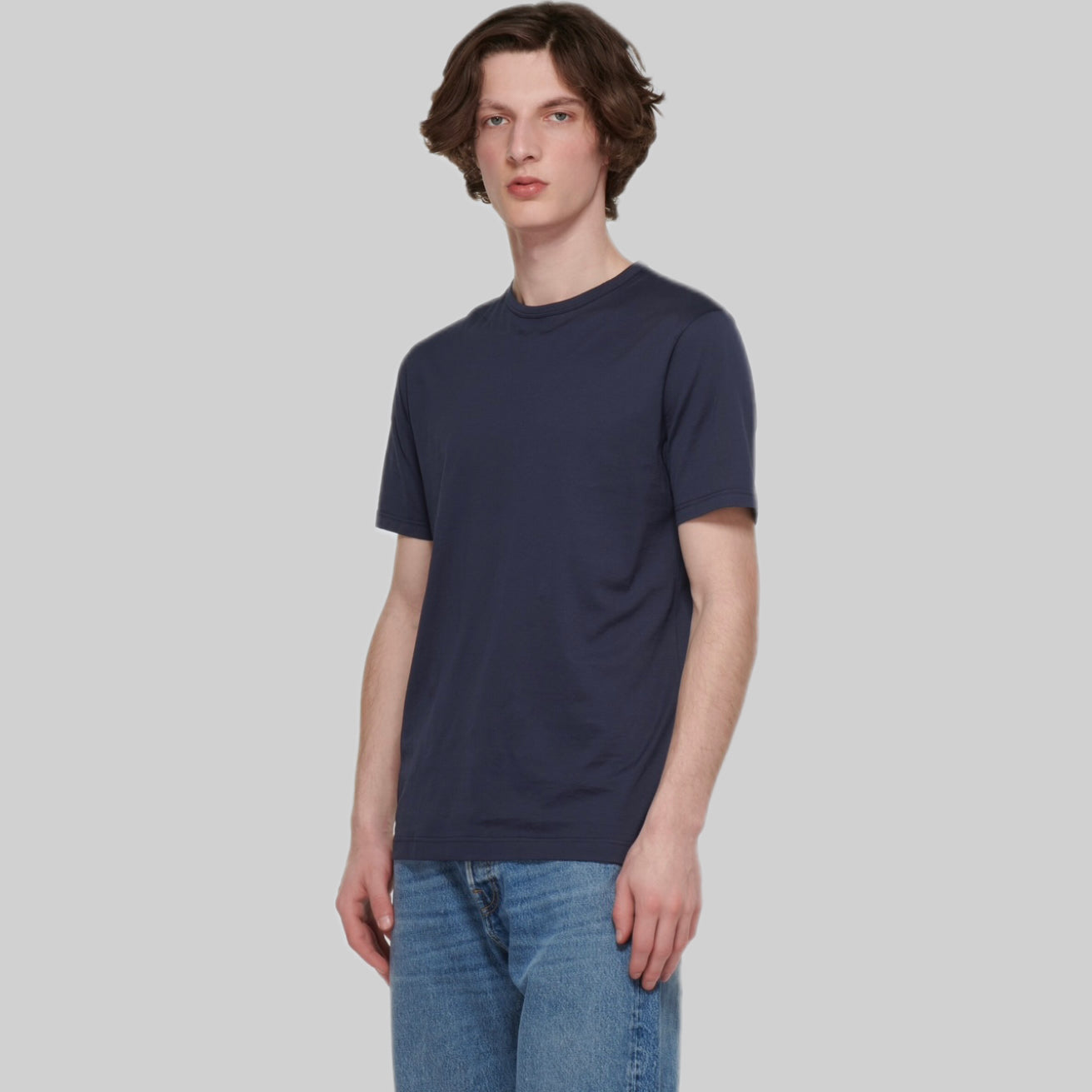 Sunspel t-shirt, men, frontside, blue, model