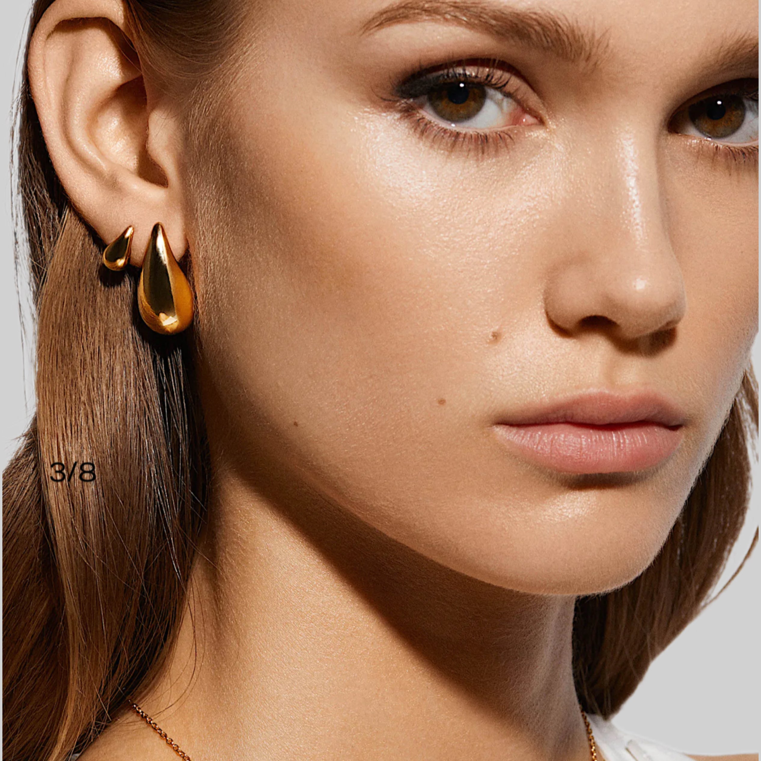 Safira earrings, women, frontside, gold, model