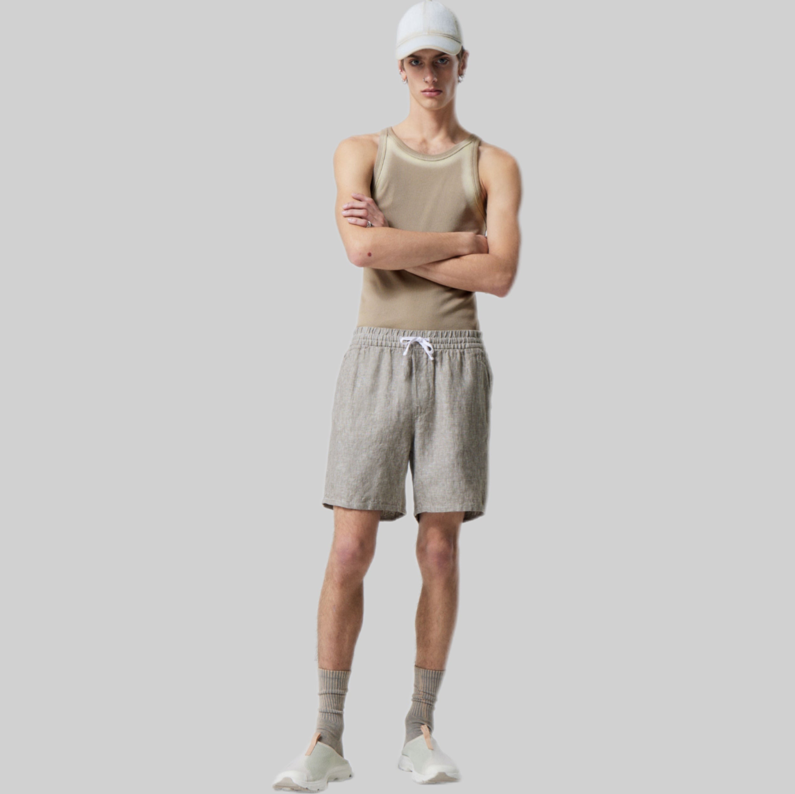 Weekday shorts, linen, men, frontside, gray, model