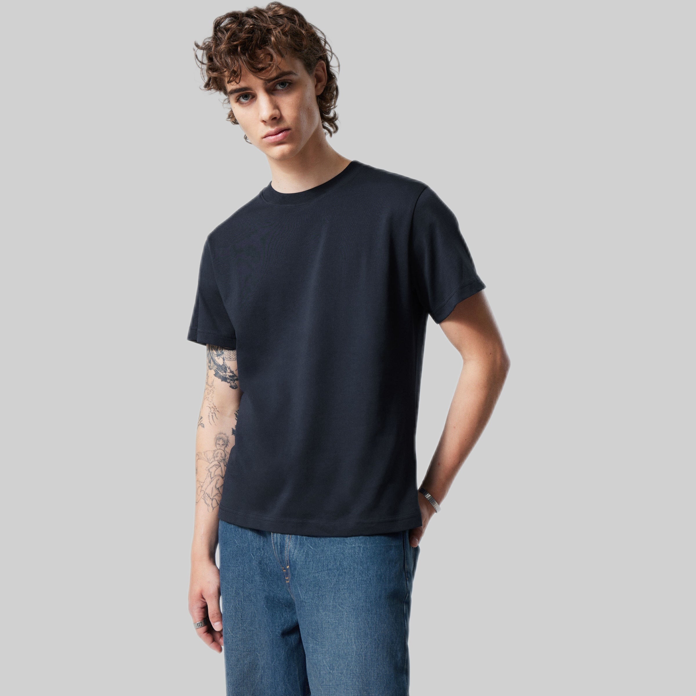 Weekday t-shirt, men, frontside, blue, model